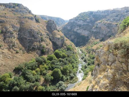 Gravina-völgy - Matera - Olaszország-stock-foto