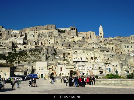 Turisták Matera kõvárosban - Olaszorszhág-stock-foto