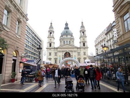Budapesti adventi vásár - Emberek-stock-foto