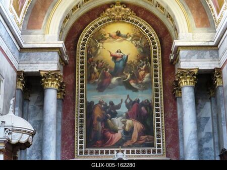 Az esztergomi bazilika fõoltárképe - Mária mennybemenetele-stock-foto