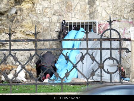 Hajlélktalan sátra a Gellért hegy tövében-stock-foto