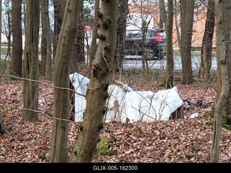 Hajléktalan sátor Hûvösvölgyben-stock-foto