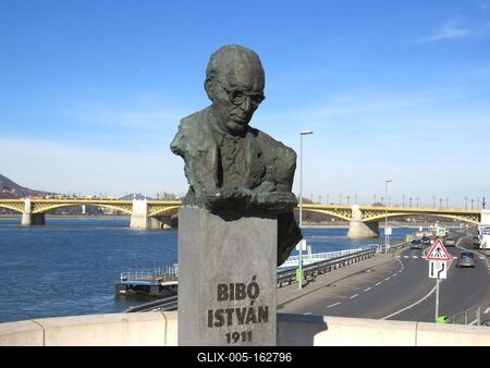 Bibó István mellszobra Budapesten-stock-foto