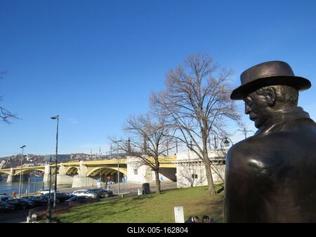 Nagy Imre szobra - Jászai Mari tér-stock-foto