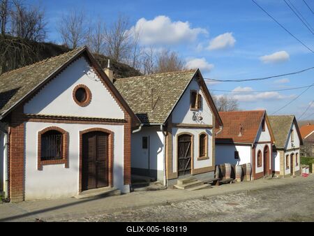 Borpincék és présházak Dunakömlõdön-stock-foto