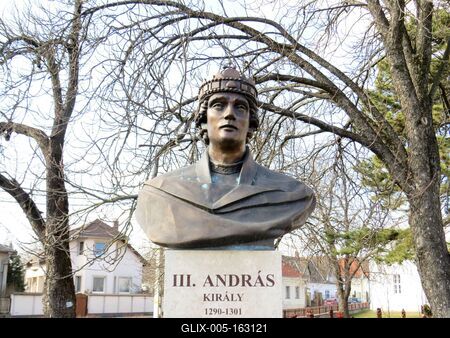 III. András király mellszobra Bölcskén-stock-foto