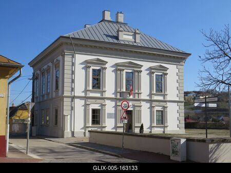 Dunaföldvár - Városi könyvtár-stock-foto