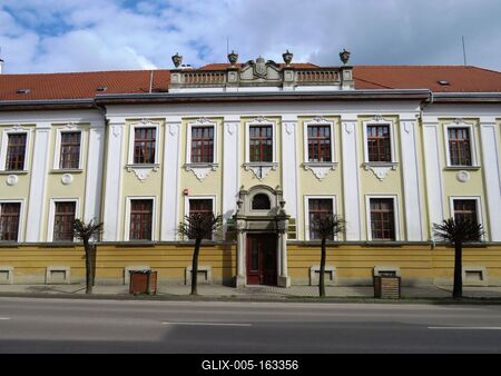 Tamási - Old District Court Palace - Hungary-stock-foto