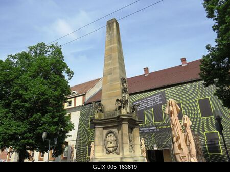 Cluj-Napoca (Kolozsvár), 8 May 2017Memorial column of Emperor of Austria and Hungary Ferdinand I. and his wife, Carolina from 1817.I. Ferdinand és Carolina császárné emlékoszlopa 1917-bõl.-stock-foto
