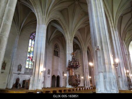 Cluj-Napoca (Kolozsvár), 9 May 2017Interior of St. Michael Church. The Church was built in 1484.A Szent Mihály templom belseje. A templom 1484-ben készült el.-stock-foto