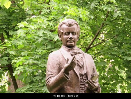 Cluj-Napoca (Kolozsvár), 9 May 2017Bust of the Romanian opera composer, baritone, conductor, and music critic Nicolae Bretan.Nicolae Bretan (1887-1968) román zeneszerzõ, bariton, karnagy és zenekritikus mellszobra. Ana Rus 2017-ben készült alkotása.-stock-foto