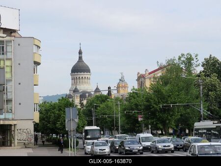 Cluj-Napoca (Kolozsvár), 9 May 2017Detail of the Stefan Cel Mare Square with the Orthodox Presbytery Tower.A Stefan Cel Mare tér részlete az Ortodox székewsegyház tornyával.-stock-foto