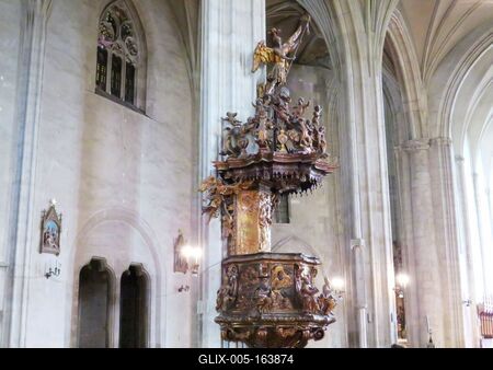 Cluj-Napoca (Kolozsvár), 8 May 2017The pulpit of St. Michael Church. The Church was built in 1484.A Szent Mihály templom szószéke. A templom 1484-ben készült el.-stock-foto