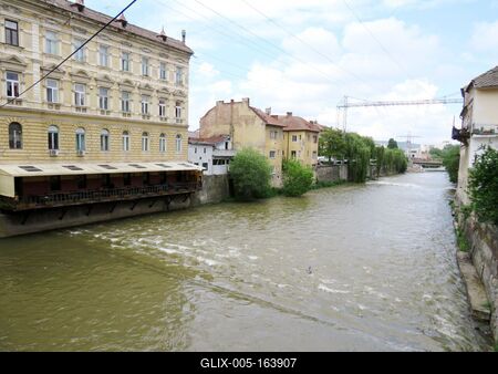 Cluj-Napoca (Kolozsvár), 8 May 2017The Somes river in the Center of Cluj.A Szamos Kolozsvár belvárosában.-stock-foto