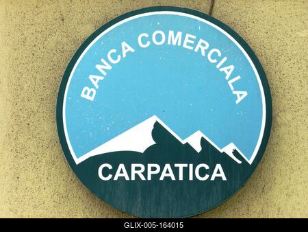 Târgu-Mureº (Marosvásárhely), 11 May 2017Romanian bank emblem: Commercial Banca Carpatica.Román kereskedelmi bank embléma: Banca Carpatica.-stock-foto