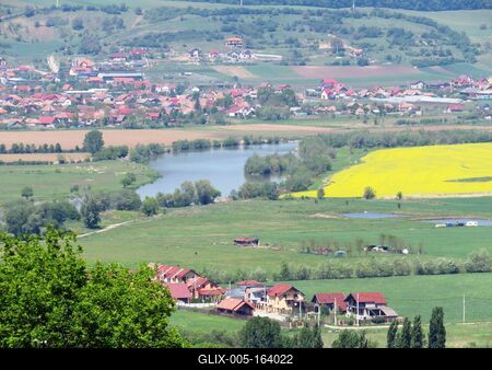 Târgu Mure? (Marosvásárhely), 11 May 2017Panorama of  Târgu Mure? and its environment with the Maros  river in the middle.Marosvásárhely és környezete középen a Maros folyóval.-stock-foto