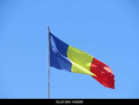 Târgu Mure?  (Marosvásárhely), 11 May 2017The romanian national flag.A román nemzeti zászló.-stock-foto