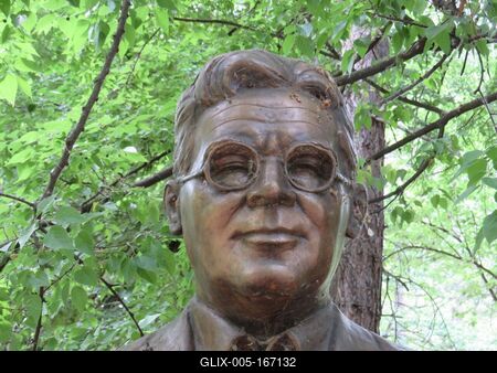 Bust of Hungarian writer and poet Gábor Andor-stock-foto