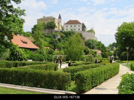 Veszprém - Castle - Park in the Valley of Séd stream-stock-foto