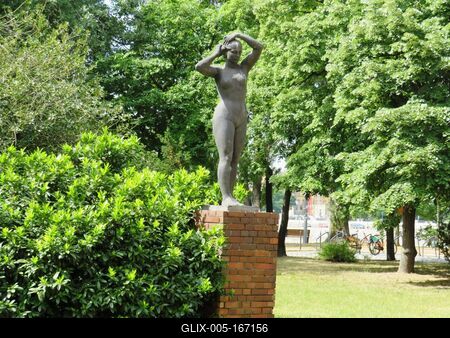 Swimmer statue - Margaret Island - Budapest-stock-foto