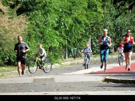 Jogging - Cycling - Sport - Budapest-stock-foto