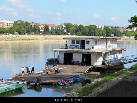 Kayaks - Sport - Danube -. Boathouse - Budapest-stock-foto