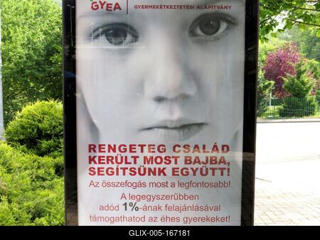 Poster agianst Child hungaer in Hungary-stock-foto