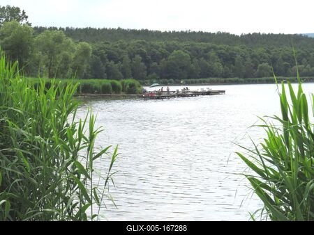 Diósjenő - Lake - Hungary-stock-foto