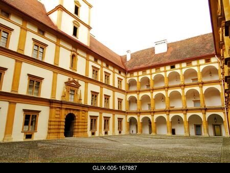 Patio Eggenberg Castle - Graz - Austria-stock-foto