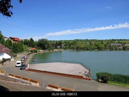 Bánk, 13 May 2018The Lake of Bánk (Northern Hungary) with the Water Stage and the grandstand.A Bánki-tó a víziszinpaddal és a lelátóval.-stock-foto