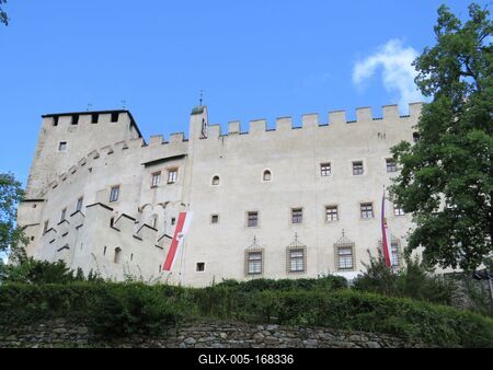 Lienz - Bruck Castle - Austria-stock-foto