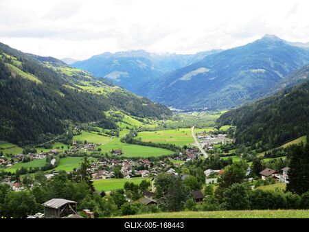 Alpine landscape - Iselberg - Austria-stock-foto