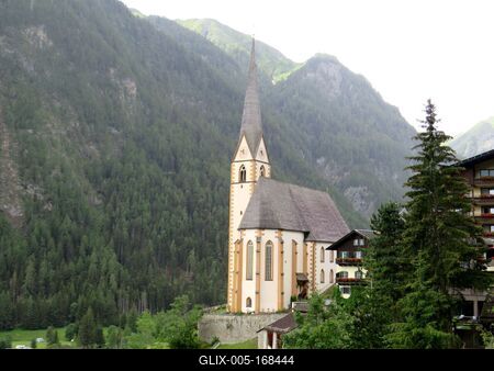 Heiligenblut - Alpok - Großglockner - Austria-stock-foto