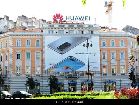 Huawei Fifth Generation device - Advertisement-stock-foto