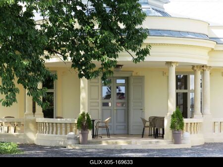 Halász Castle terrace - Kápolnásnyék - Hungary-stock-foto