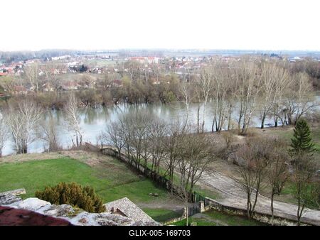 Sárospatak, 2016. március 16.A Bodrog folyó Sárospataknál, a vár tövében.-stock-foto