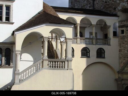 Sárospatak, 2016. március 16.A sárospataki Rákóczi vár és kastély Lorántffy-loggiája. A lépcsõt és a loggiát Lorántffy Zsuzsanna építtette a XVII. sz-ban. Ez az udvar legértékesebb része.-stock-foto