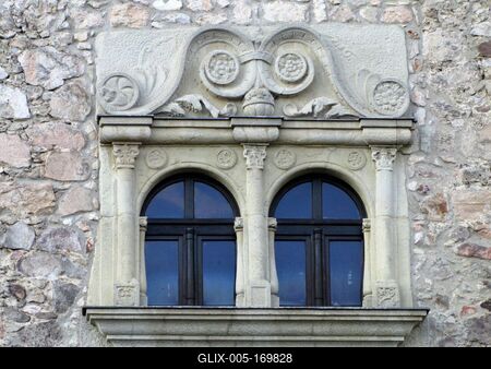 Sárospatak, 2016. március 16.A Rákóczi vár Vöröstornyának egyik ablaka. A torony 1534-1537 között épült.-stock-foto