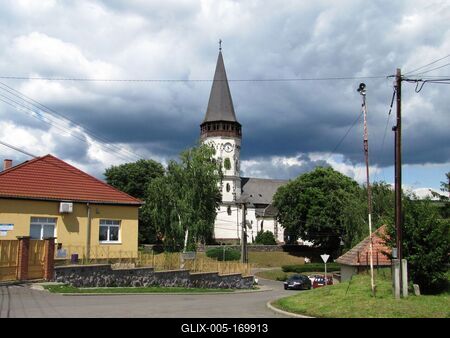 Gyöngyöspata, 2016. május 16.Györngyöspata részlete. A XII. sz-ból származó eredetileg román stílusú  Kisboldogasszony templom.-stock-foto