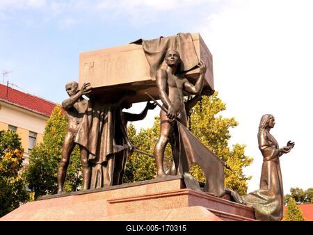 Miskolc - Monument of the fallen Heroes - Hungary-stock-foto