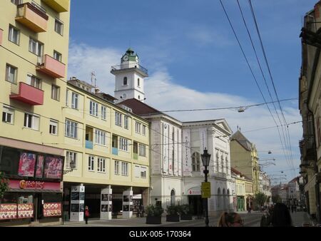Miskolc - Downtown Main Road - National Theater-stock-foto