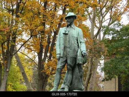 Statue of heir to the throne Rudolf Habsburg - Budapest-stock-foto