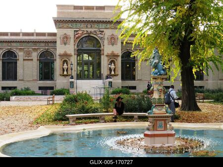 Millennium House - Museum - Budapest - City Park-stock-foto