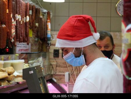 Coronaviral Christmas in Budapest Great Market Hall-stock-foto