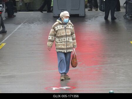 Woman in Mask - Coronavirus in Budapest-stock-foto