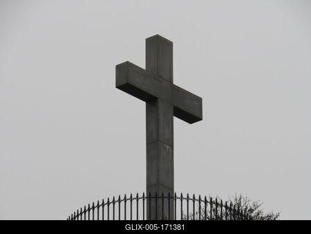 Cross in winter time - Budapest-stock-foto