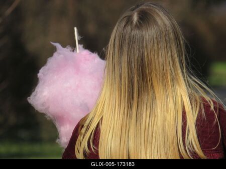 Blonde girl - Cotton Candy - Budapest - Spring-stock-foto