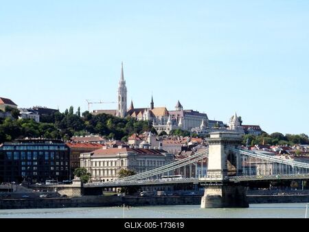 View of Budapest - Danube - Chain Bridge, Castle Hill-stock-foto