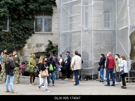 People waiting for vaccination - Covid - Budapest-stock-foto