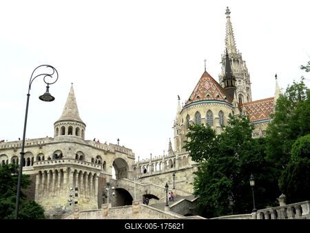 Budapest - Fischerman's Bastion and Matthias Church-stock-foto